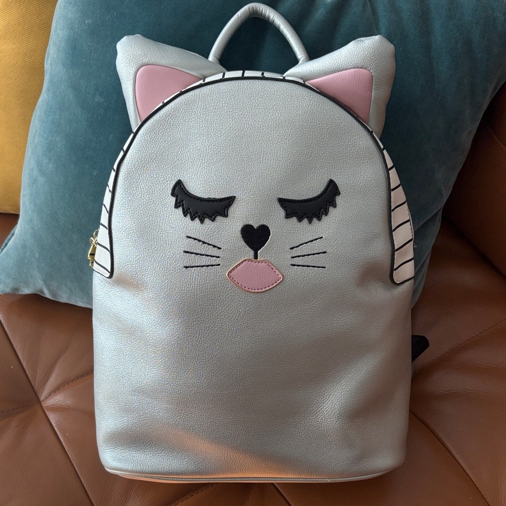 Betsey Johnson metallic Cat Backpack in Silver and Pink EUC